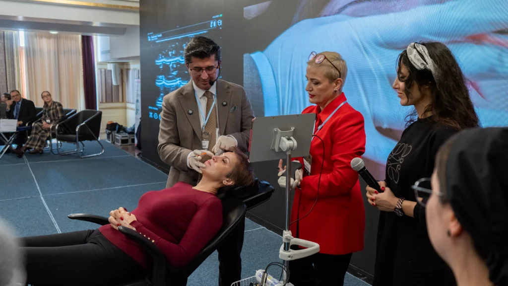 حضور شرکت پاییزان تجارت مهر در کنگره رادیولوژی دهان، فک و صورت ایران در هتل اسپیناس